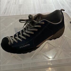 Scarpa Blue and Gray Athletic Shoes for Versatile Performance
